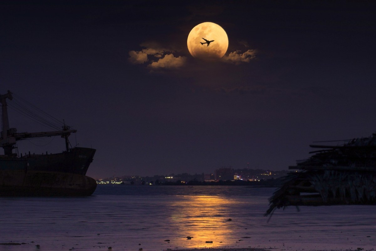 海的故事夜景图片图片