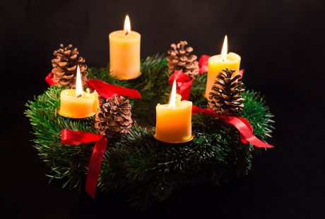 圣诞节蜡烛与花环图片