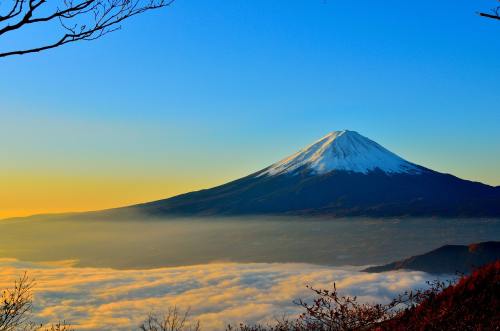 富士山、火山、有雾