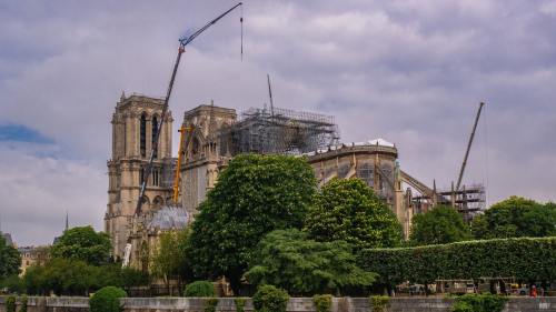 巴黎圣母院被破坏，、名胜古迹、历史