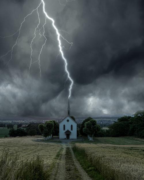 教堂、闪电、风暴