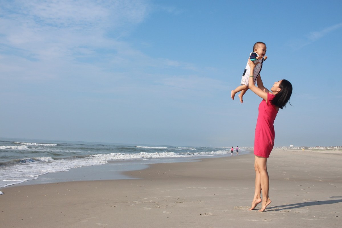 母亲、儿子、海洋免费图片
