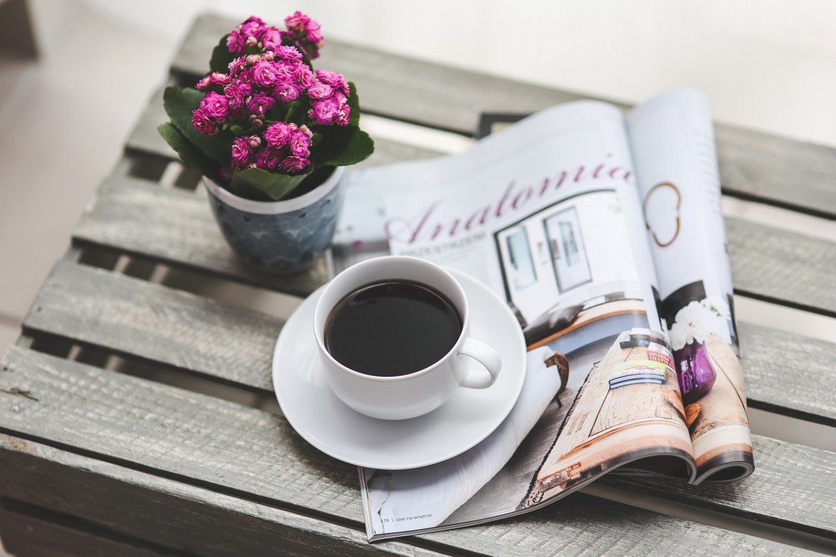 咖啡、杂志、报纸免费图片