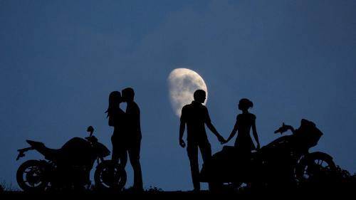 夜、月亮、夫妇