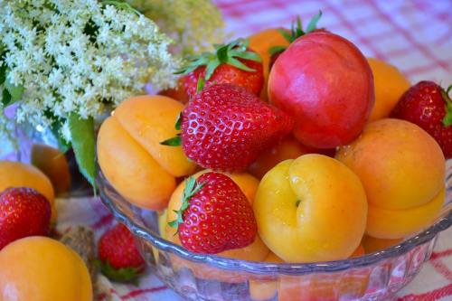 水果、草莓、杏
