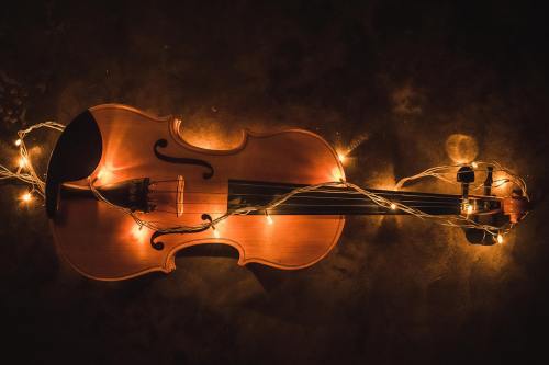小提琴、照明、创意