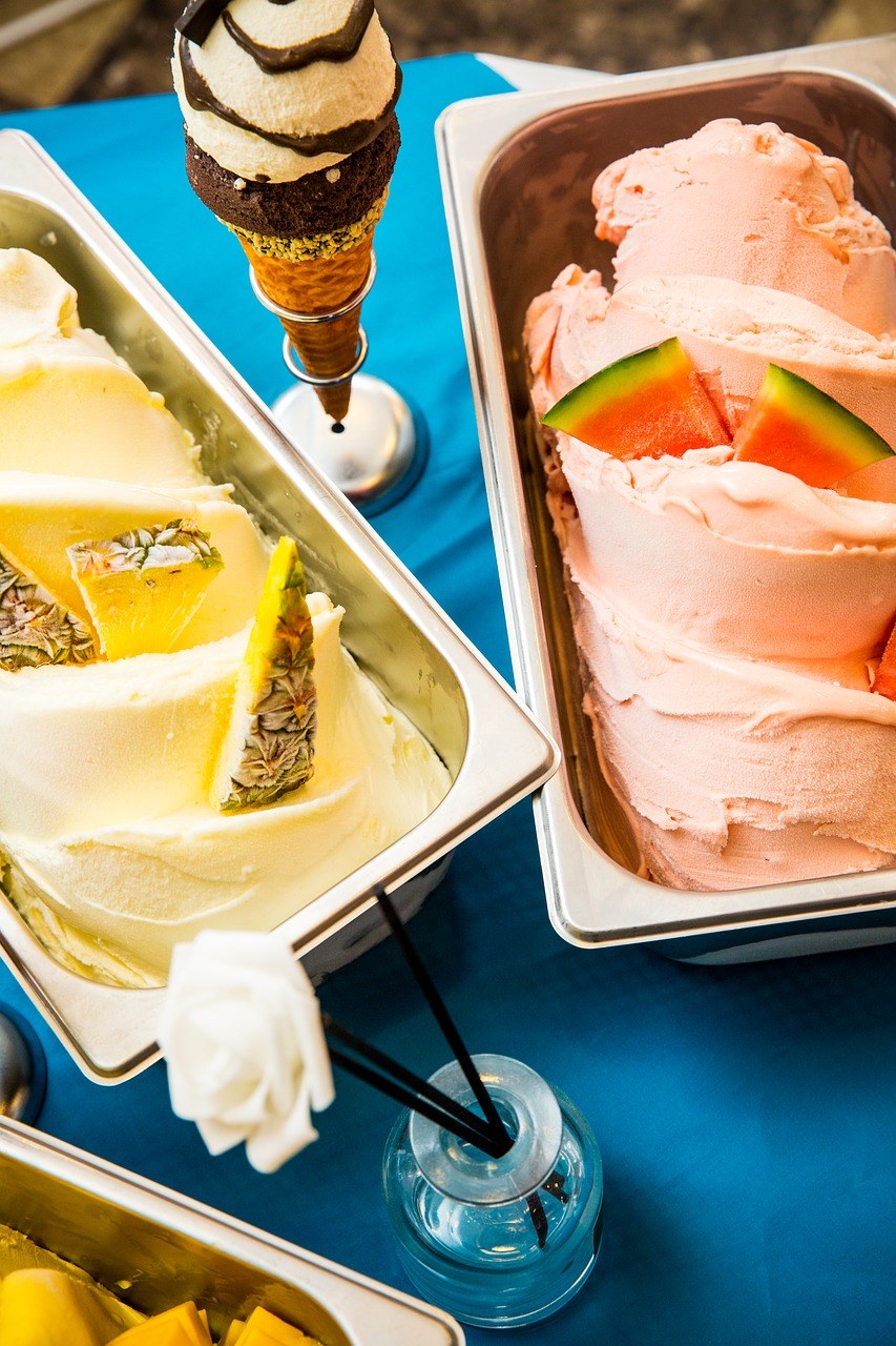 冰淇淋、菠萝、西瓜免费图片
