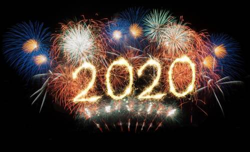 新年夜晚烟花组成的2020图片