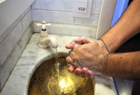 勤洗手预防病毒